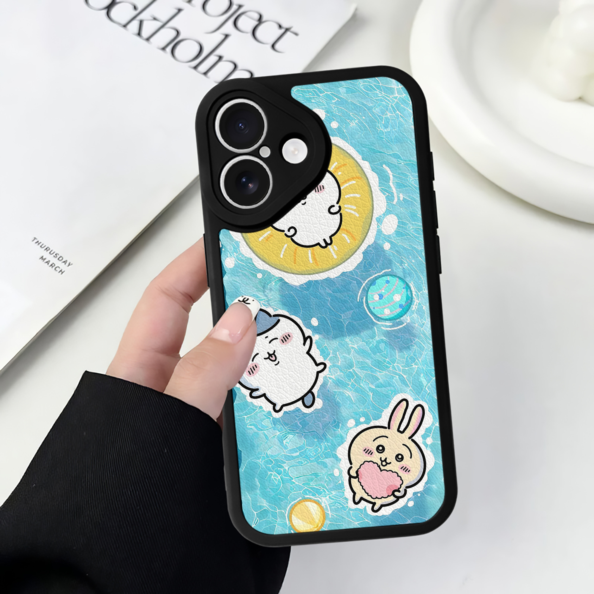 （画像用） ちいかわ Chii-kawa 【iPhone 16シリーズ対応】シリコンスマホケース（レザー調） 材質：シリコン